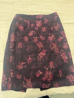 White House Black Market Black Pencil Skirt with Pink Rose Print